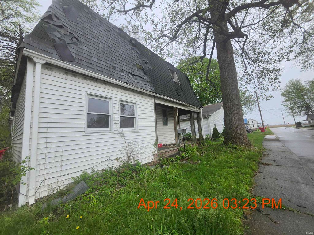 Photo of 302 E Apple Street, Argos, IN 46501 (MLS # 202616859)