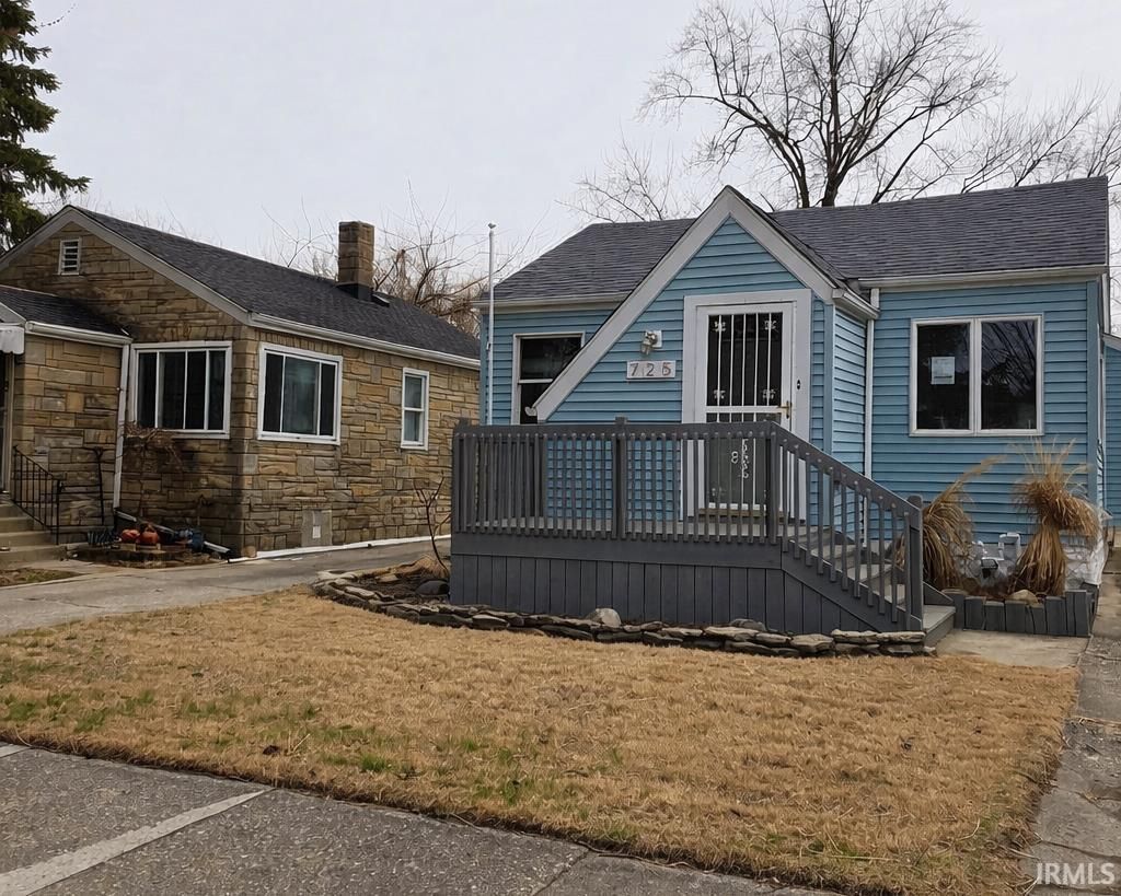 Photo of 725 Lillian Avenue, Fort Wayne, IN 46808 (MLS # 202609786)