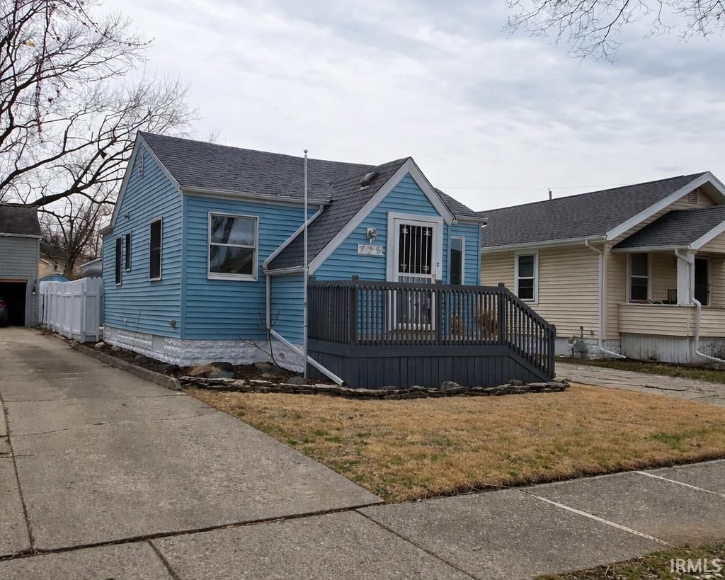 Photo of 725 Lillian Avenue, Fort Wayne, IN 46808 (MLS # 202609786)