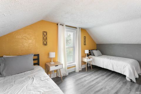 Tiny photo for 119 N Eddy Street, South Bend, IN 46617 (MLS # 202545282)