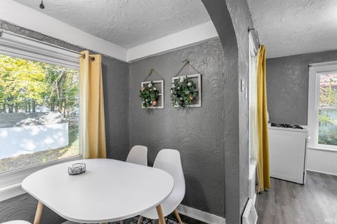 Tiny photo for 119 N Eddy Street, South Bend, IN 46617 (MLS # 202545282)