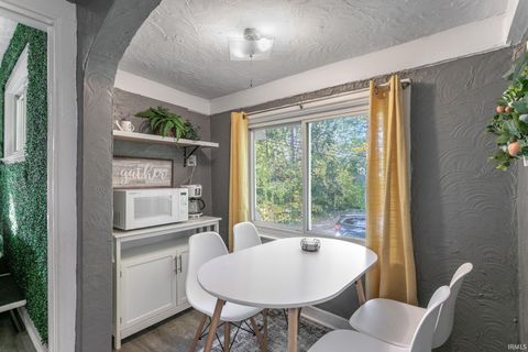 Tiny photo for 119 N Eddy Street, South Bend, IN 46617 (MLS # 202545282)