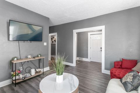 Tiny photo for 119 N Eddy Street, South Bend, IN 46617 (MLS # 202545282)