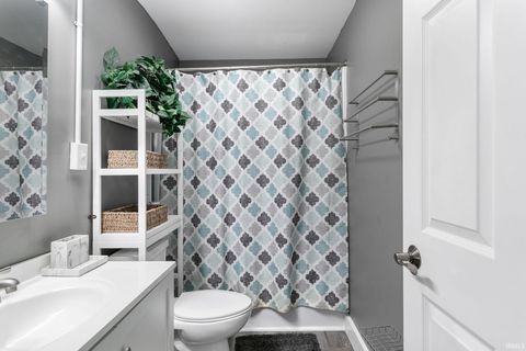 Tiny photo for 119 N Eddy Street, South Bend, IN 46617 (MLS # 202545282)