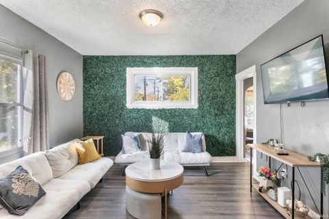 Tiny photo for 119 N Eddy Street, South Bend, IN 46617 (MLS # 202545282)