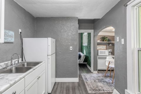 Tiny photo for 119 N Eddy Street, South Bend, IN 46617 (MLS # 202545282)