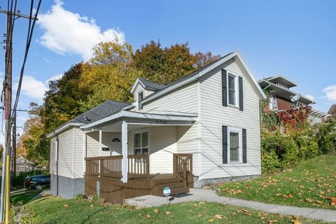 Tiny photo for 119 N Eddy Street, South Bend, IN 46617 (MLS # 202545282)