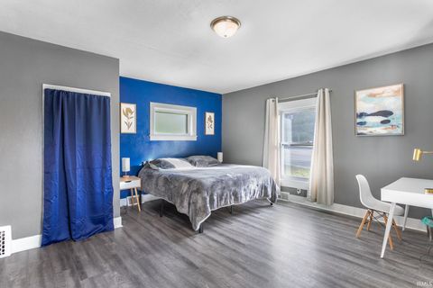 Tiny photo for 119 N Eddy Street, South Bend, IN 46617 (MLS # 202545282)