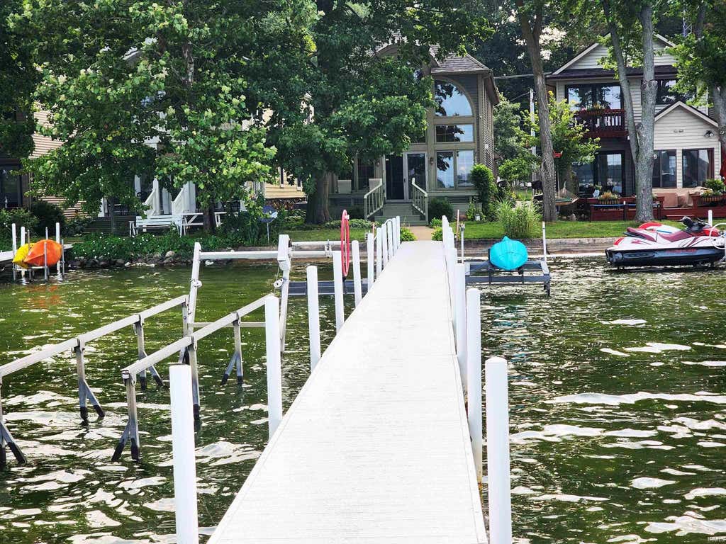 Photo of 336 E Clear Lake Drive, Fremont, IN 46737 (MLS # 202632360)