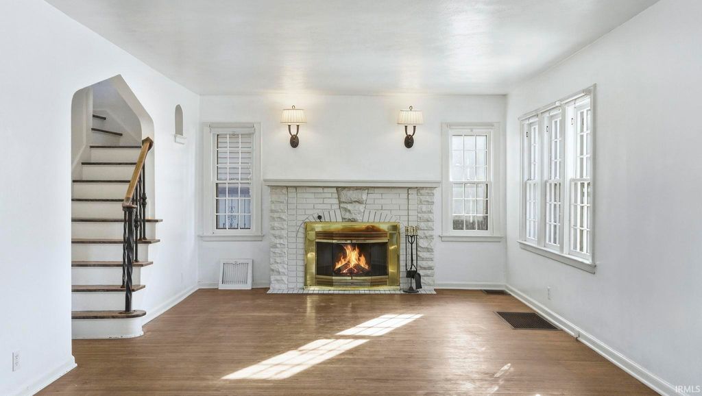 Photo of 4301 Indiana Avenue, Fort Wayne, IN 46807 (MLS # 202602493)