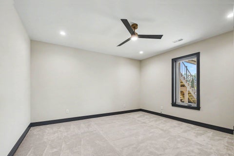Tiny photo for 18416 Donegal Drive, South Bend, IN 46637 (MLS # 202629217)