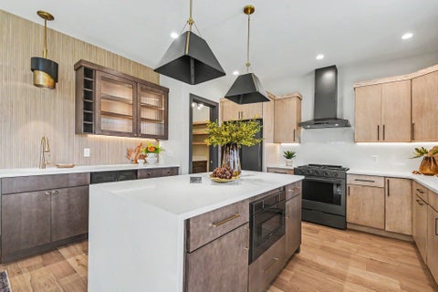 Tiny photo for 18416 Donegal Drive, South Bend, IN 46637 (MLS # 202629217)