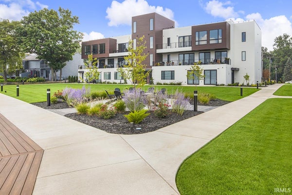 960 E JACKSON BLVD, ELKHART, IN 46516 - Image 1b03c1836071f0bc4e2ef77da8bd534c/2379682507