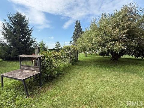 Tiny photo for 208 Park Row, Flora, IN 46929 (MLS # 202529059)