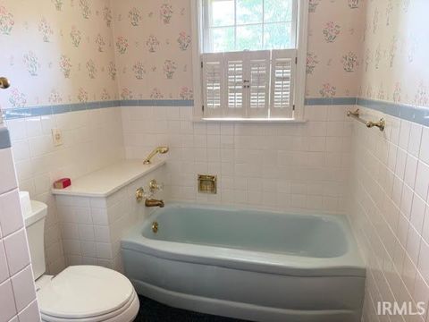 Tiny photo for 208 Park Row, Flora, IN 46929 (MLS # 202529059)