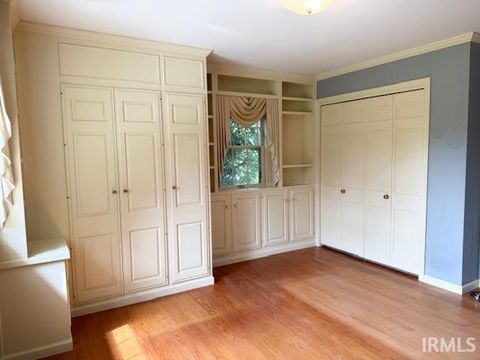 Tiny photo for 208 Park Row, Flora, IN 46929 (MLS # 202529059)