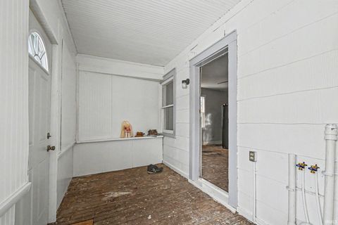 Tiny photo for 531 S Logan Street, South Bend, IN 46615 (MLS # 202604791)