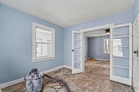 Tiny photo for 531 S Logan Street, South Bend, IN 46615 (MLS # 202604791)