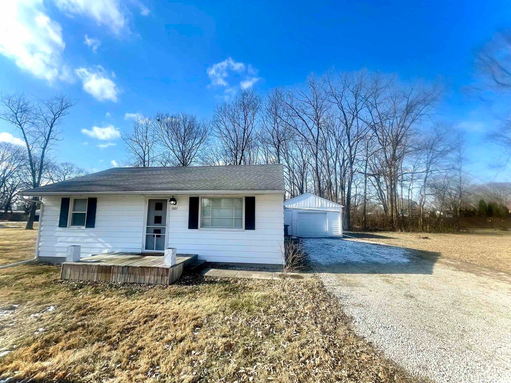 Photo of 1601 S Clark Street, Muncie, IN 47302 (MLS # 202548919)