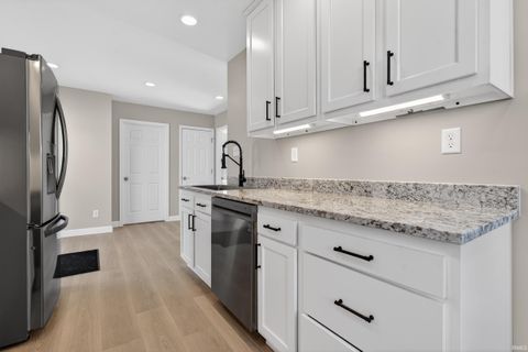 Tiny photo for 1212 W Carter Street, Kokomo, IN 46901 (MLS # 202606135)