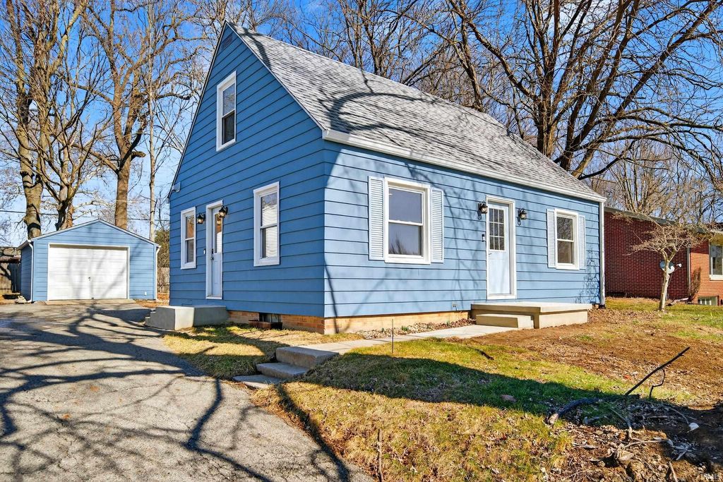 Photo of 1212 W Carter Street, Kokomo, IN 46901 (MLS # 202606135)