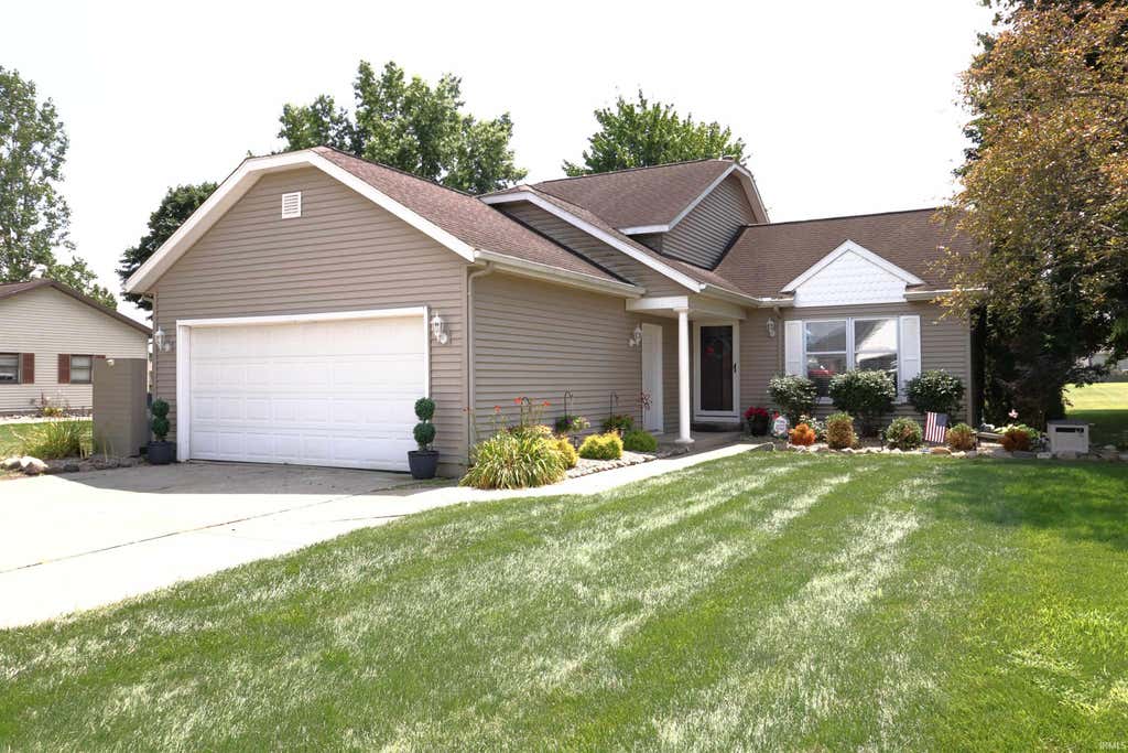 Photo of 1334 W Grant Street, Bremen, IN 46506 (MLS # 202631869)
