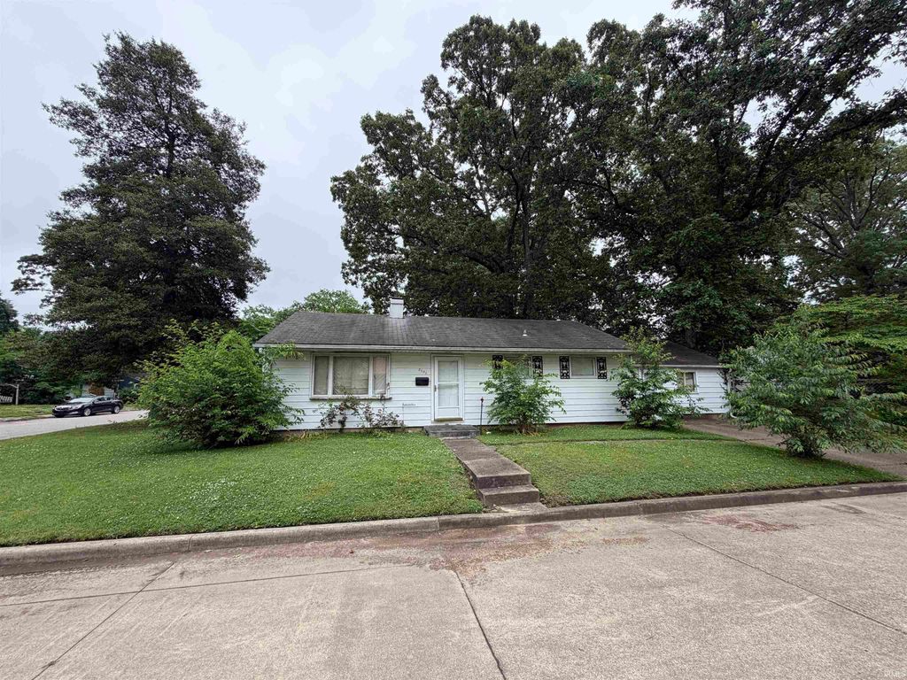 Photo of 2101 Waggoner Avenue, Evansville, IN 47714 (MLS # 202619739)