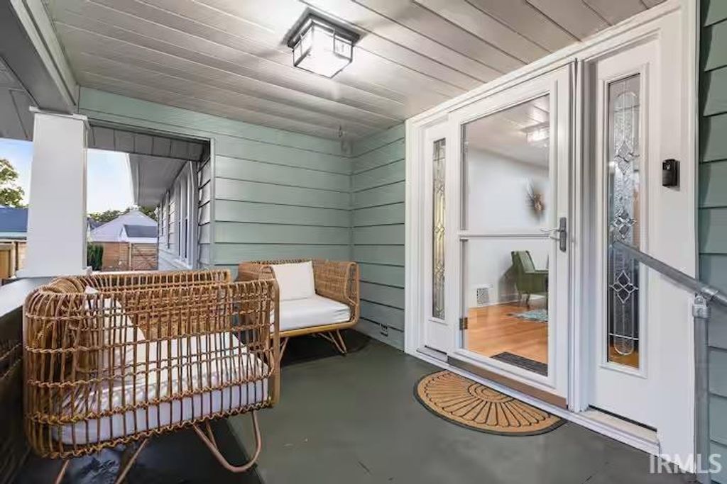 Photo of 1933 Inglewood Place, South Bend, IN 46616 (MLS # 202612656)