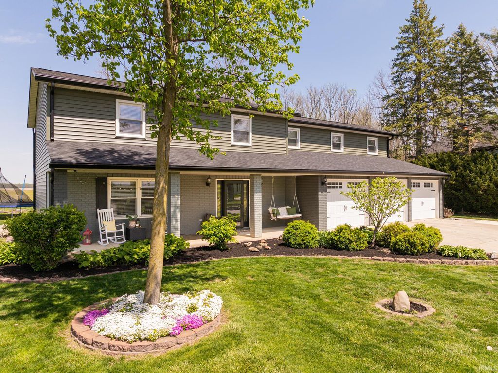 Photo of 2200 W Pineview Drive, Muncie, IN 47303 (MLS # 202614164)