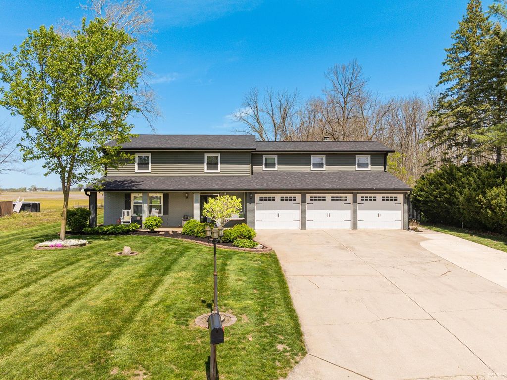 Photo of 2200 W Pineview Drive, Muncie, IN 47303 (MLS # 202614164)