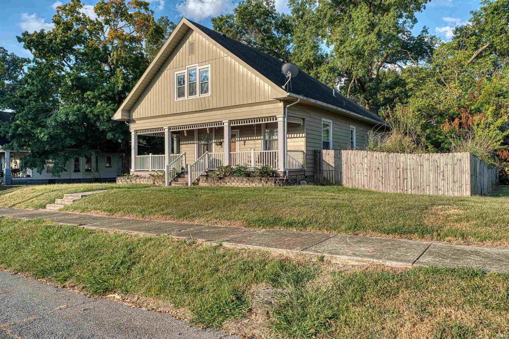Photo of 601 N CANAL Street, Mount Vernon, IN 47620 (MLS # 202539641)