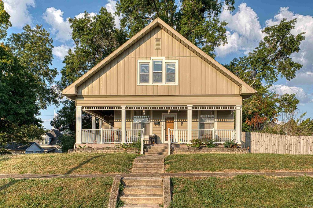 Photo of 601 N CANAL Street, Mount Vernon, IN 47620 (MLS # 202539641)