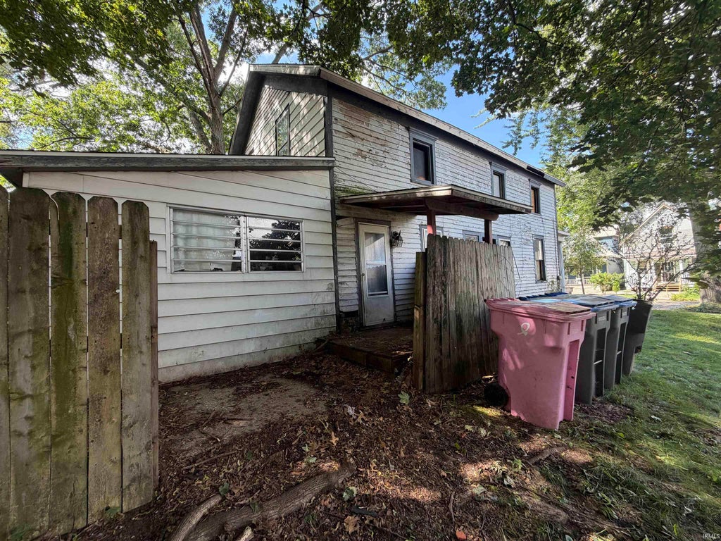 Photo of 822 Willard Street, Elkhart, IN 46516 (MLS # 202635296)