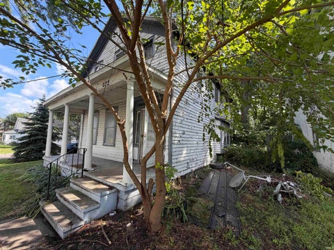 Tiny photo for 822 Willard Street, Elkhart, IN 46516 (MLS # 202635296)