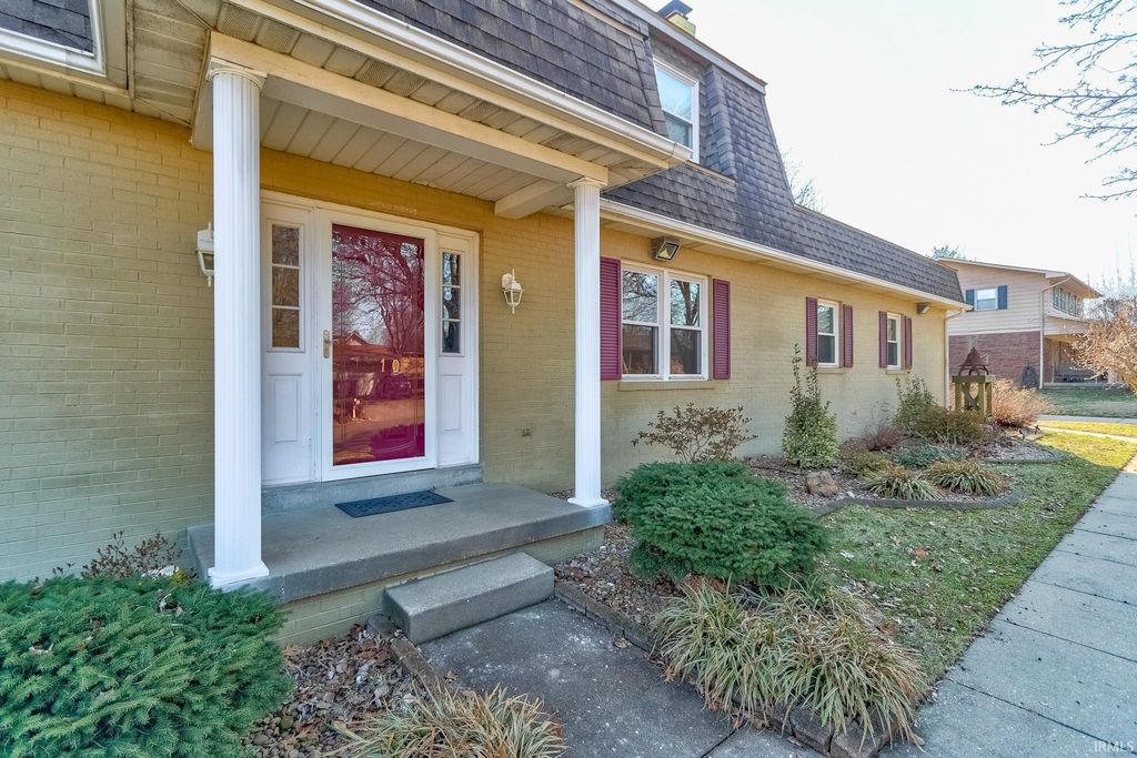 Photo of 1810 Tanglewood Drive, Mount Vernon, IN 47620 (MLS # 202606311)