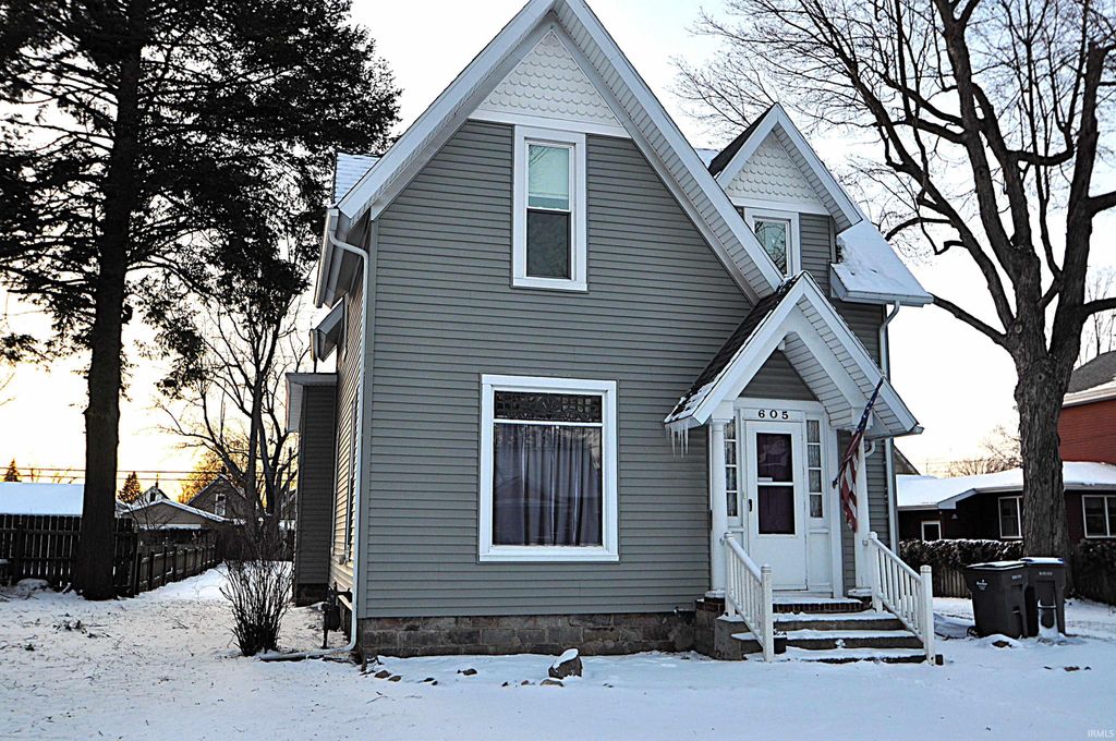 Photo of 605 S 7Th Street, Goshen, IN 46526 (MLS # 202602588)