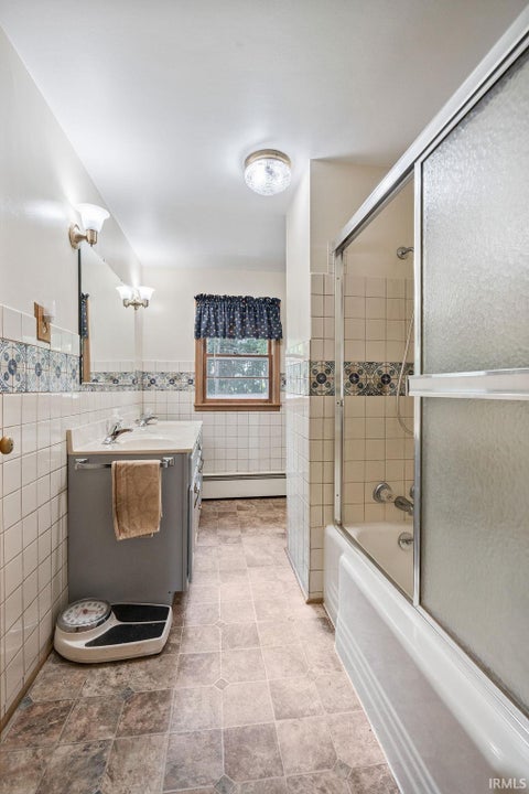 Tiny photo for 819 W 1350 SOUTH, Kokomo, IN 46901 (MLS # 202635429)