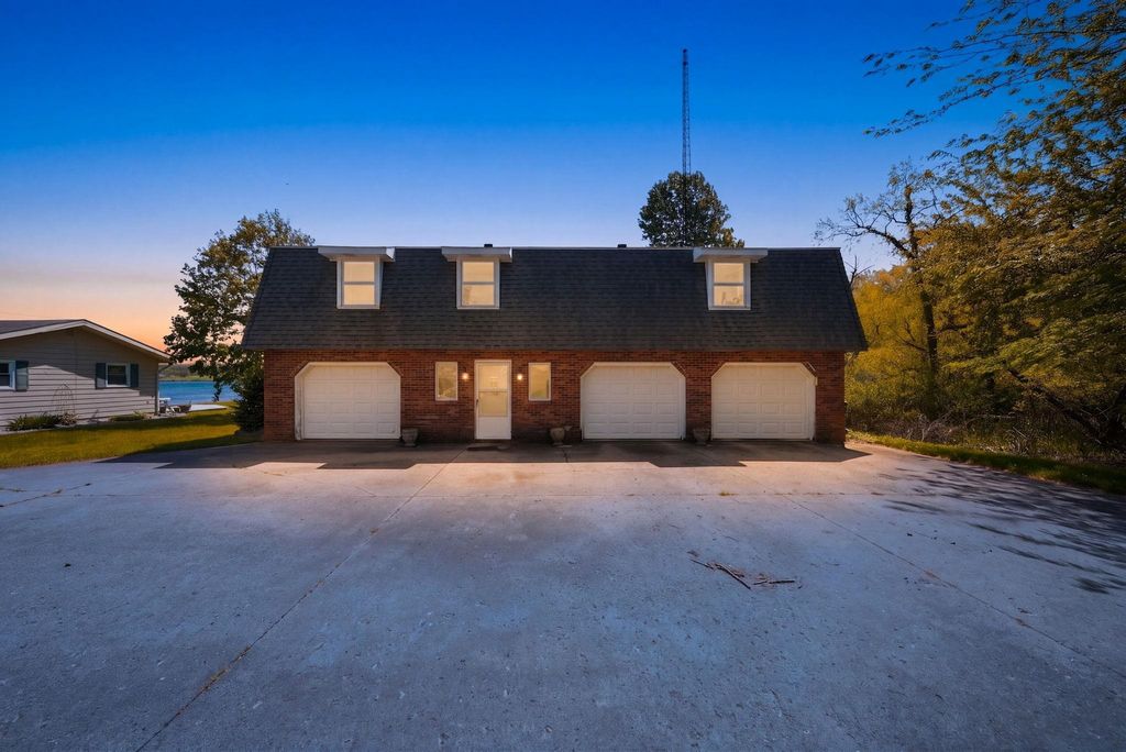 Photo of 4510 N 700 W, Angola, IN 46703 (MLS # 202619257)