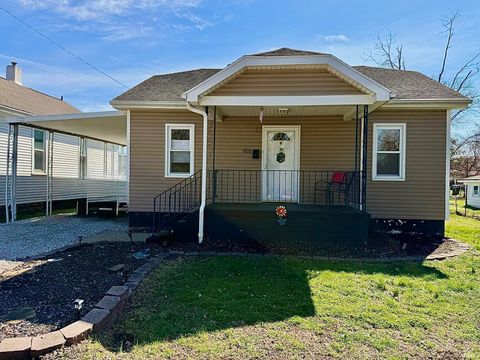 Photo of 826 W Idlewild Drive, Evansville, IN 47710 (MLS # 202608658)