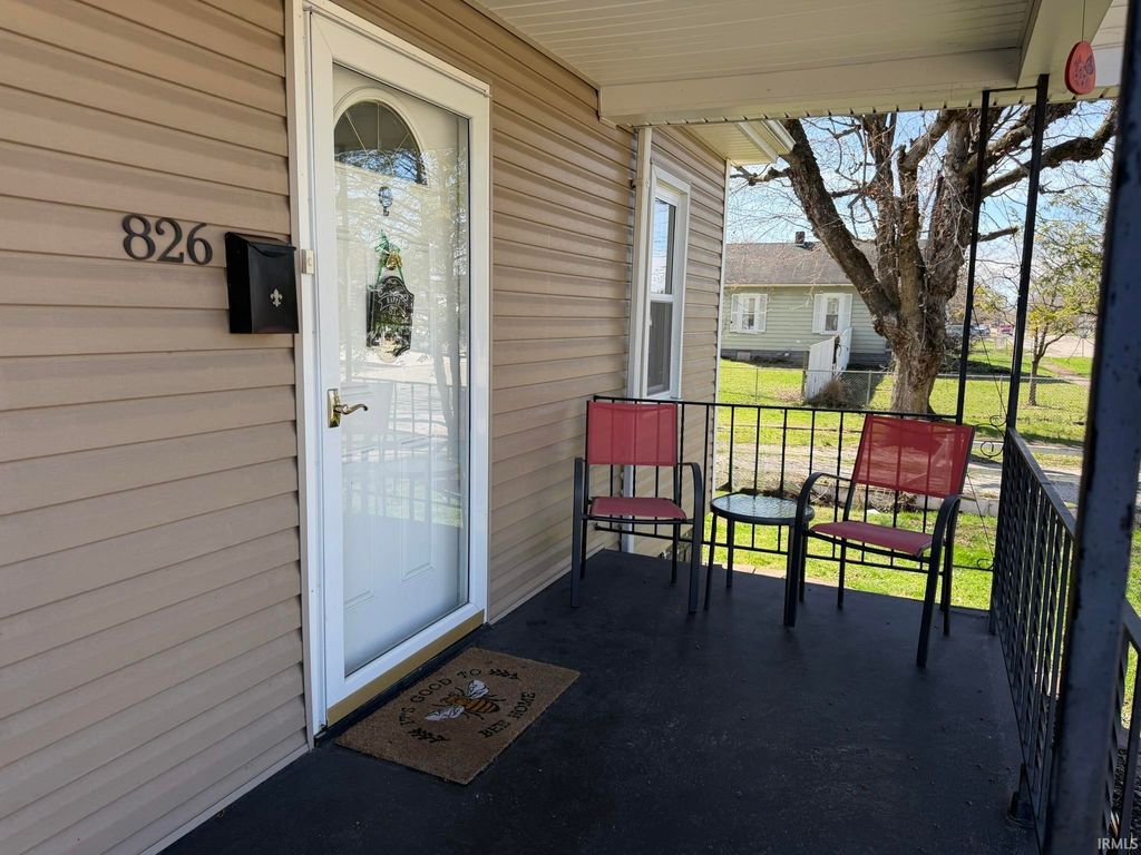 Photo of 826 W Idlewild Drive, Evansville, IN 47710 (MLS # 202608658)