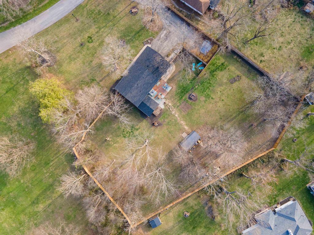 Photo of 1310 W Woodland Drive, Marion, IN 46952 (MLS # 202610769)