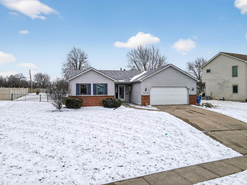 Photo of 2518 Meadowsweet Court, Fort Wayne, IN 46808 (MLS # 202605884)
