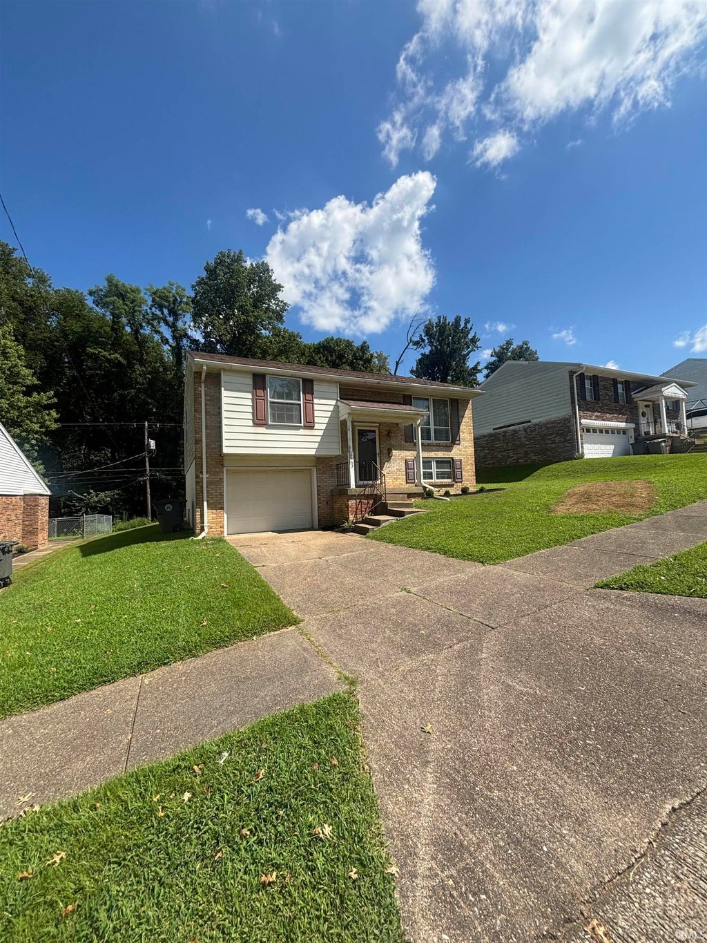 Photo of 1163 Stonebridge Road, Evansville, IN 47710 (MLS # 202631554)