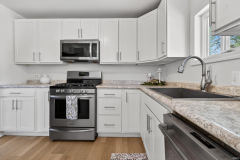 Tiny photo for 1420 W RICHMOND Street, Kokomo, IN 46901 (MLS # 202614139)