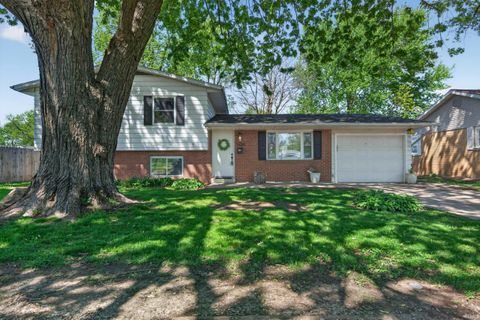 Tiny photo for 1420 W RICHMOND Street, Kokomo, IN 46901 (MLS # 202614139)