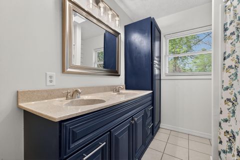 Tiny photo for 1420 W RICHMOND Street, Kokomo, IN 46901 (MLS # 202614139)