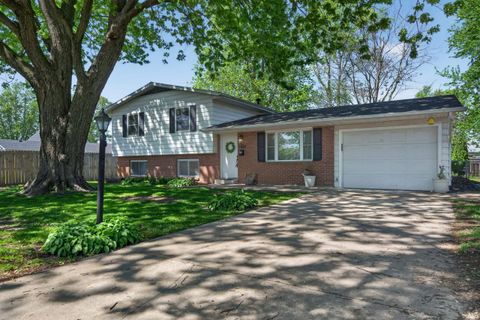 Tiny photo for 1420 W RICHMOND Street, Kokomo, IN 46901 (MLS # 202614139)