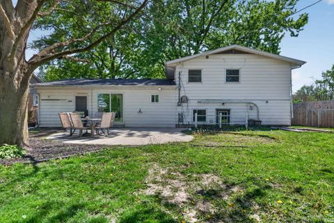 Tiny photo for 1420 W RICHMOND Street, Kokomo, IN 46901 (MLS # 202614139)
