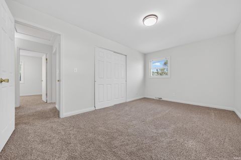 Tiny photo for 1420 W RICHMOND Street, Kokomo, IN 46901 (MLS # 202614139)