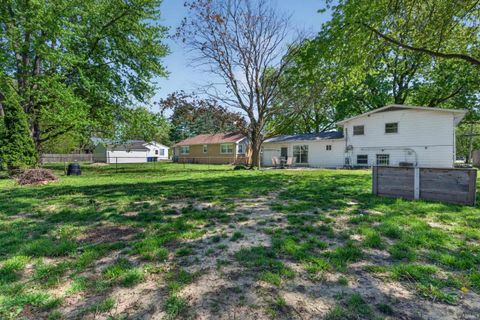 Tiny photo for 1420 W RICHMOND Street, Kokomo, IN 46901 (MLS # 202614139)